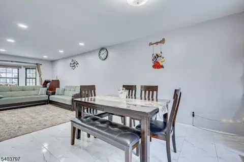 304 Maplecrest Rd, Edison, NJ 08820 photo 17