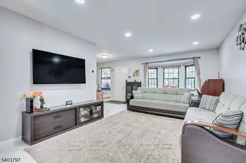 304 Maplecrest Rd, Edison, NJ 08820 photo 14