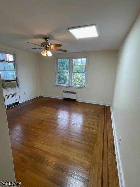 8 Fairview Ave, Secaucus, NJ 07094 photo 5