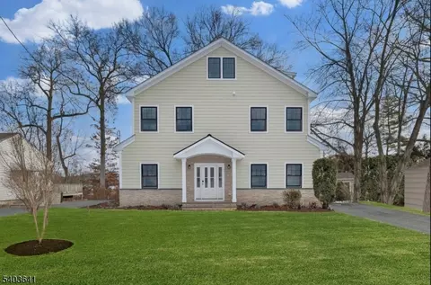 39 Huntley Rd, Summit, NJ 07901