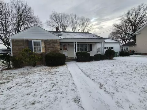 37 Carlton Ave, Washington, NJ 07882