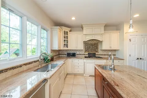 68 Eileen Dr, Cedar Grove, NJ 07009 photo 40