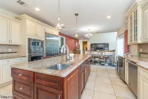 68 Eileen Dr, Cedar Grove, NJ 07009 photo 41