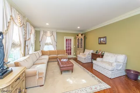 68 Eileen Dr, Cedar Grove, NJ 07009 photo 33