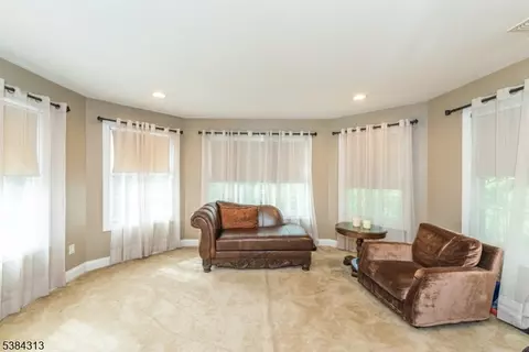 68 Eileen Dr, Cedar Grove, NJ 07009 photo 18