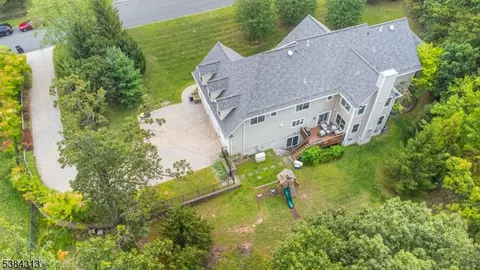 68 Eileen Dr, Cedar Grove, NJ 07009 photo 9