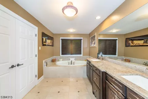 68 Eileen Dr, Cedar Grove, NJ 07009 photo 17