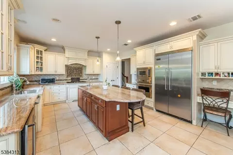 68 Eileen Dr, Cedar Grove, NJ 07009 photo 43