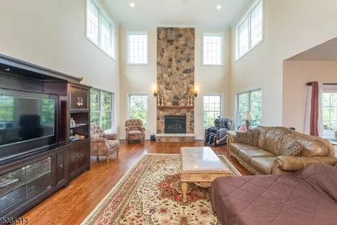 68 Eileen Dr, Cedar Grove, NJ 07009 photo 38