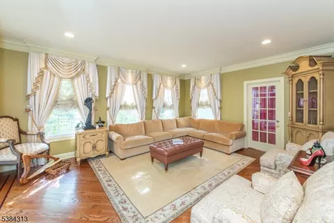 68 Eileen Dr, Cedar Grove, NJ 07009 photo 34