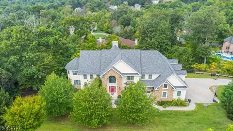 68 Eileen Dr, Cedar Grove, NJ 07009 photo 4