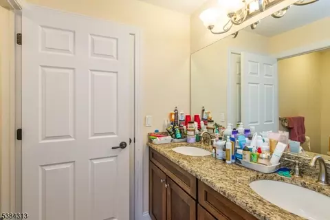 68 Eileen Dr, Cedar Grove, NJ 07009 photo 23