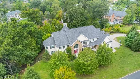 68 Eileen Dr, Cedar Grove, NJ 07009 photo 3