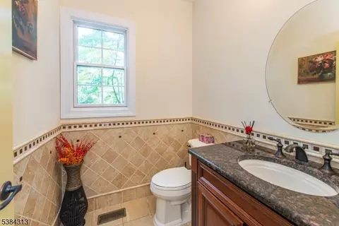 68 Eileen Dr, Cedar Grove, NJ 07009 photo 35