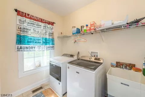 68 Eileen Dr, Cedar Grove, NJ 07009 photo 44