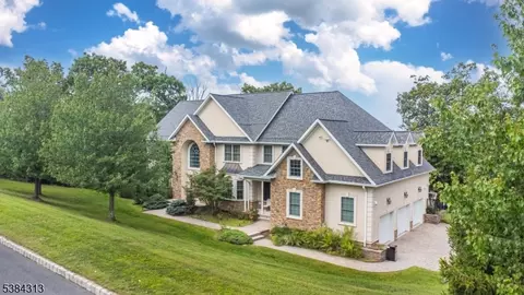 68 Eileen Dr, Cedar Grove, NJ 07009 photo 5
