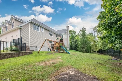 68 Eileen Dr, Cedar Grove, NJ 07009 photo 12