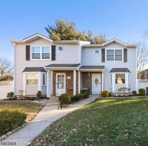 126 Leah Ct, Dayton, NJ 08810