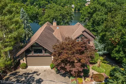 175 Cedar Lk E, Denville, NJ 07834