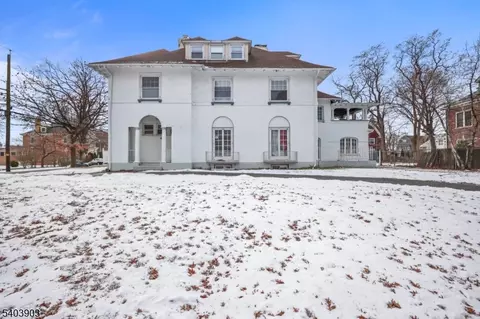 198 Ballantine Pkwy, Newark, NJ 07104