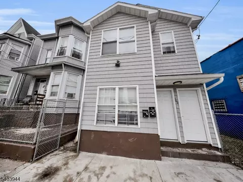 740 E 18th St, Paterson, NJ 07501