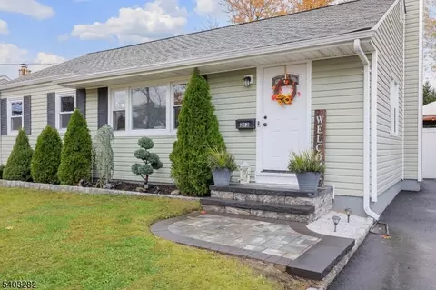 262 Valley Rd, Clark, NJ 07066 photo 3