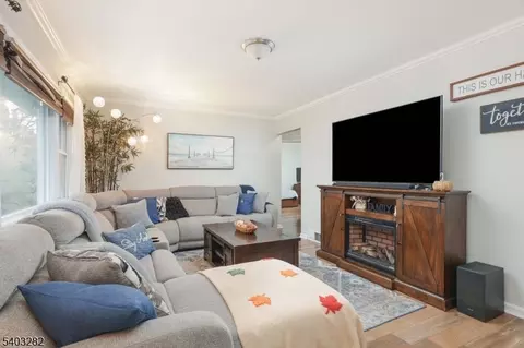 262 Valley Rd, Clark, NJ 07066 photo 4