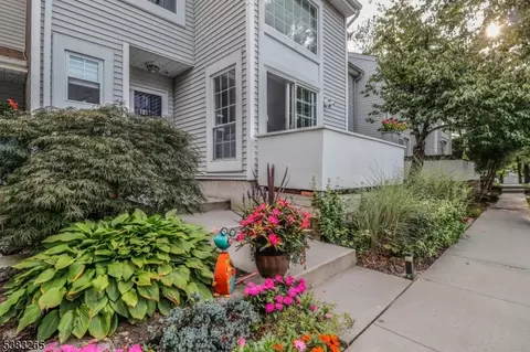 11 Borelle Sq, Parlin, NJ 08859