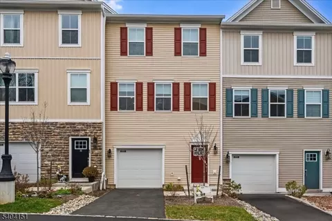 14 Kelly Ln, Wharton, NJ 07885