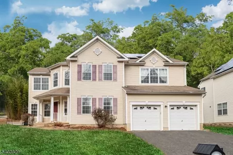 1 Winding Ridge Rd, Lake Hopatcong, NJ 07849