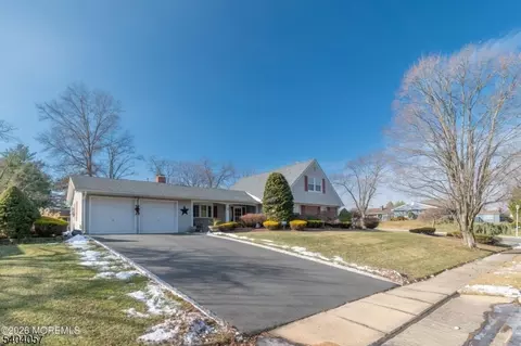 2 Brentwood Rd, Matawan, NJ 07747