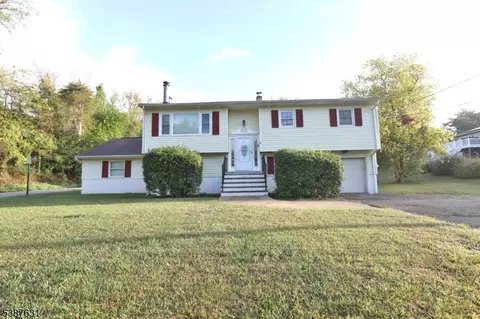 4 Valley Dr, Glenwood, NJ 07418