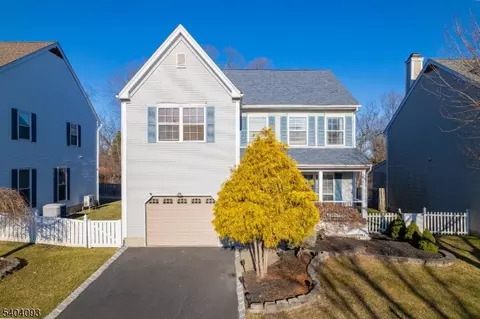 54 Magellan Way, Franklin Park, NJ 08823
