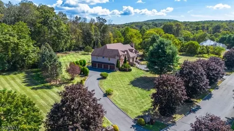 10 Sunny Ln, Green Twp, NJ 07821