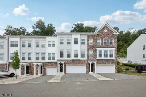 1310 Parkview Ln, Rockaway, NJ 07866