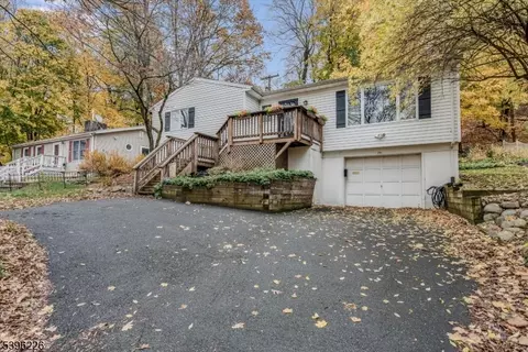 351 E Shore Trl, Sparta, NJ 07871