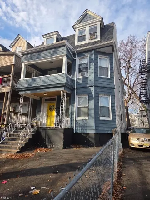 131 N 14th St, East Orange, NJ 07017