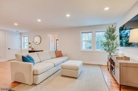152 Fourth St, Edison, NJ 08837 photo 7