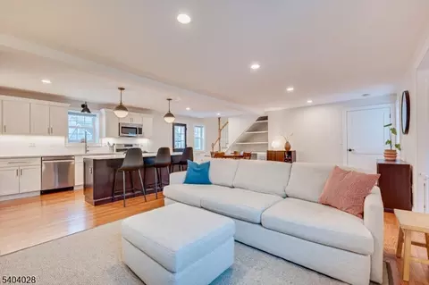 152 Fourth St, Edison, NJ 08837 photo 8