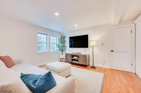 152 Fourth St, Edison, NJ 08837 photo 6