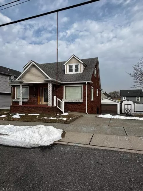 52 Hobart Pl, Totowa, NJ 07512