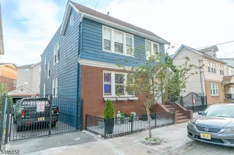201 Warwick St #2, Newark, NJ 07105