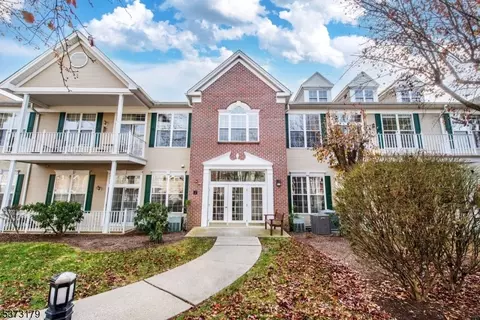 511 Four Seasons Dr #511, Wayne, NJ 07470