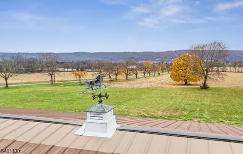 105 Butler Rd, Asbury, NJ 08802