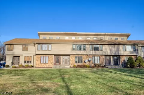 132 Mcpeek Rd, Lafayette, NJ 07848