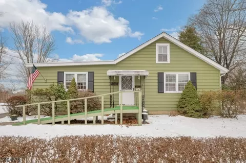 40 Mountain Ave, Mendham, NJ 07945