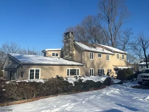1 Wojcicki Dr, Hampton, NJ 08827