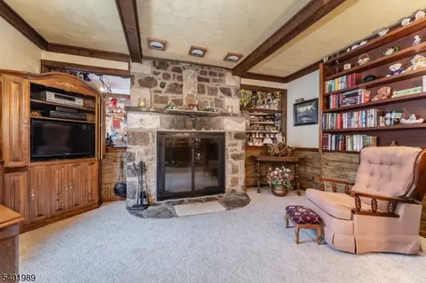 1 Wojcicki Dr, Hampton, NJ 08827 photo 11