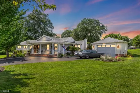 23 Sneider Rd, Warren, NJ 07059
