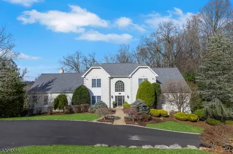 15 Skytop Dr, Denville, NJ 07834